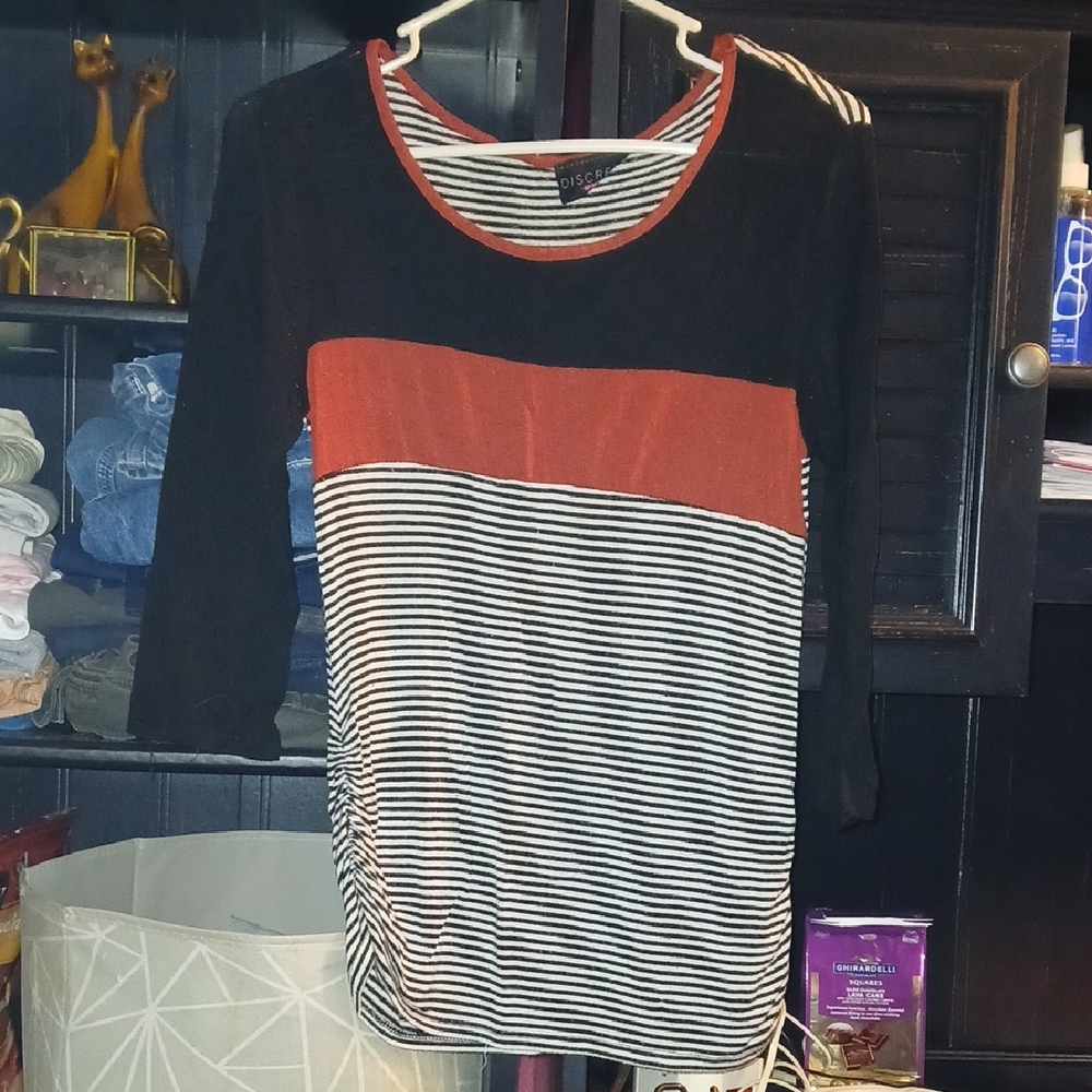 Discreet Black and Rust Colorblock Long Sleeve Tee
